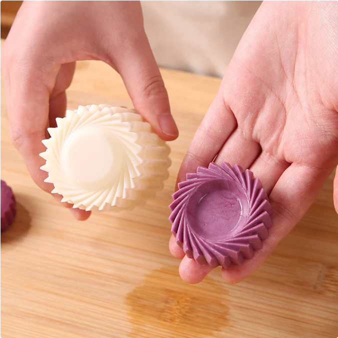 🆙 Creative Double-Sided Pastry Mould
